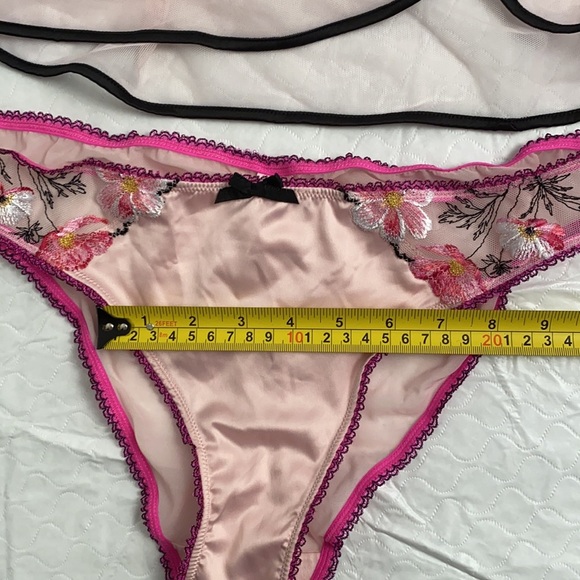 Victoria’s Secret light pink and black babydoll 36C snd satin panty L - Picture 9 of 16